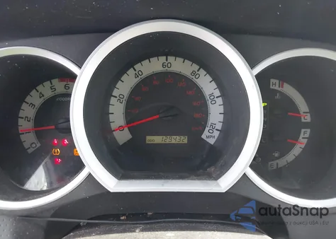 2013 Toyota Tacoma Prerunner V6 z USA, uszkodzony, nr VIN 3TMJU4GN3DM143237